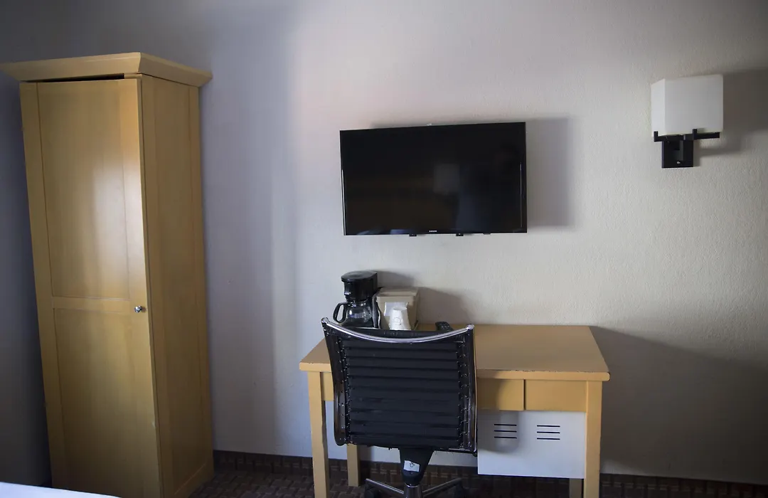 Hudson River Hotel-1